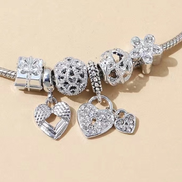 Women’s Bracelet. - Picture 3 of 5